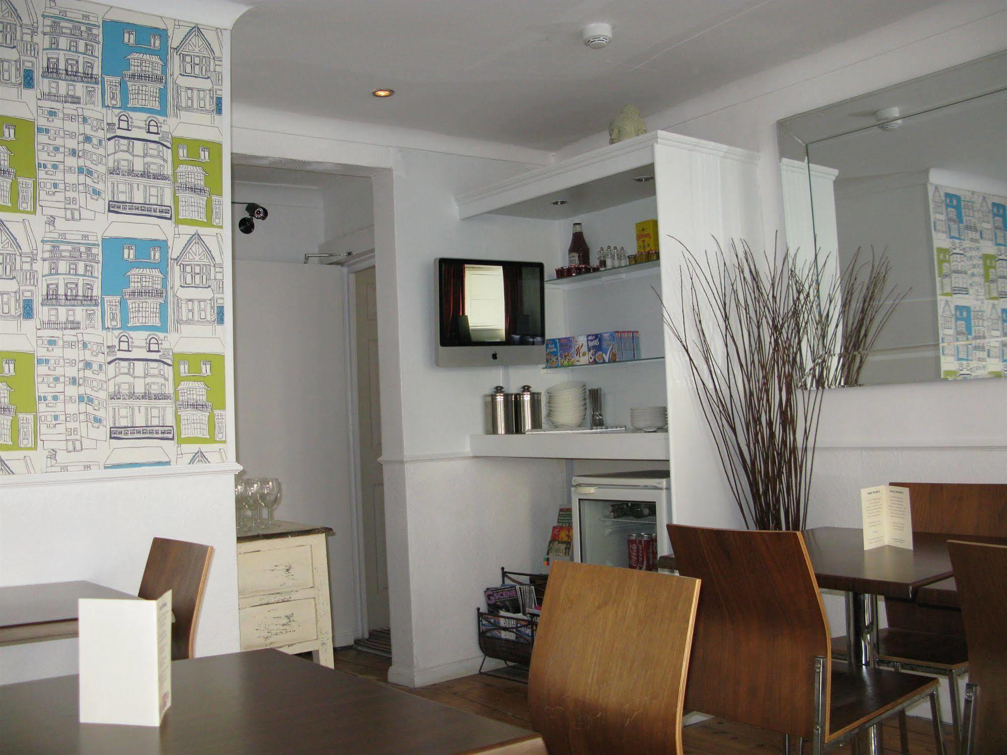 Oyo Lifestyle Hotel Sea Breeze Brighton Exterior foto