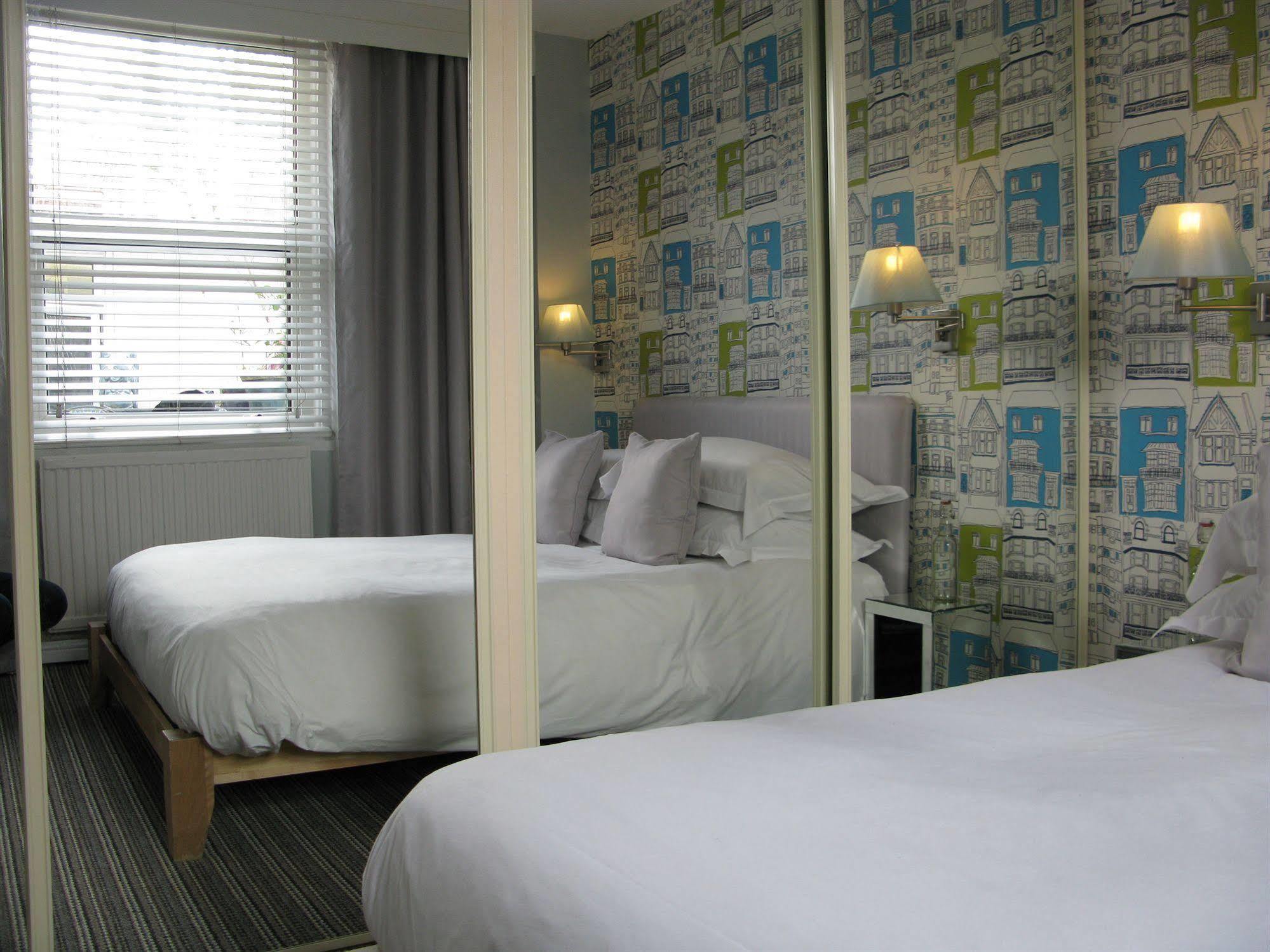 Oyo Lifestyle Hotel Sea Breeze Brighton Exterior foto