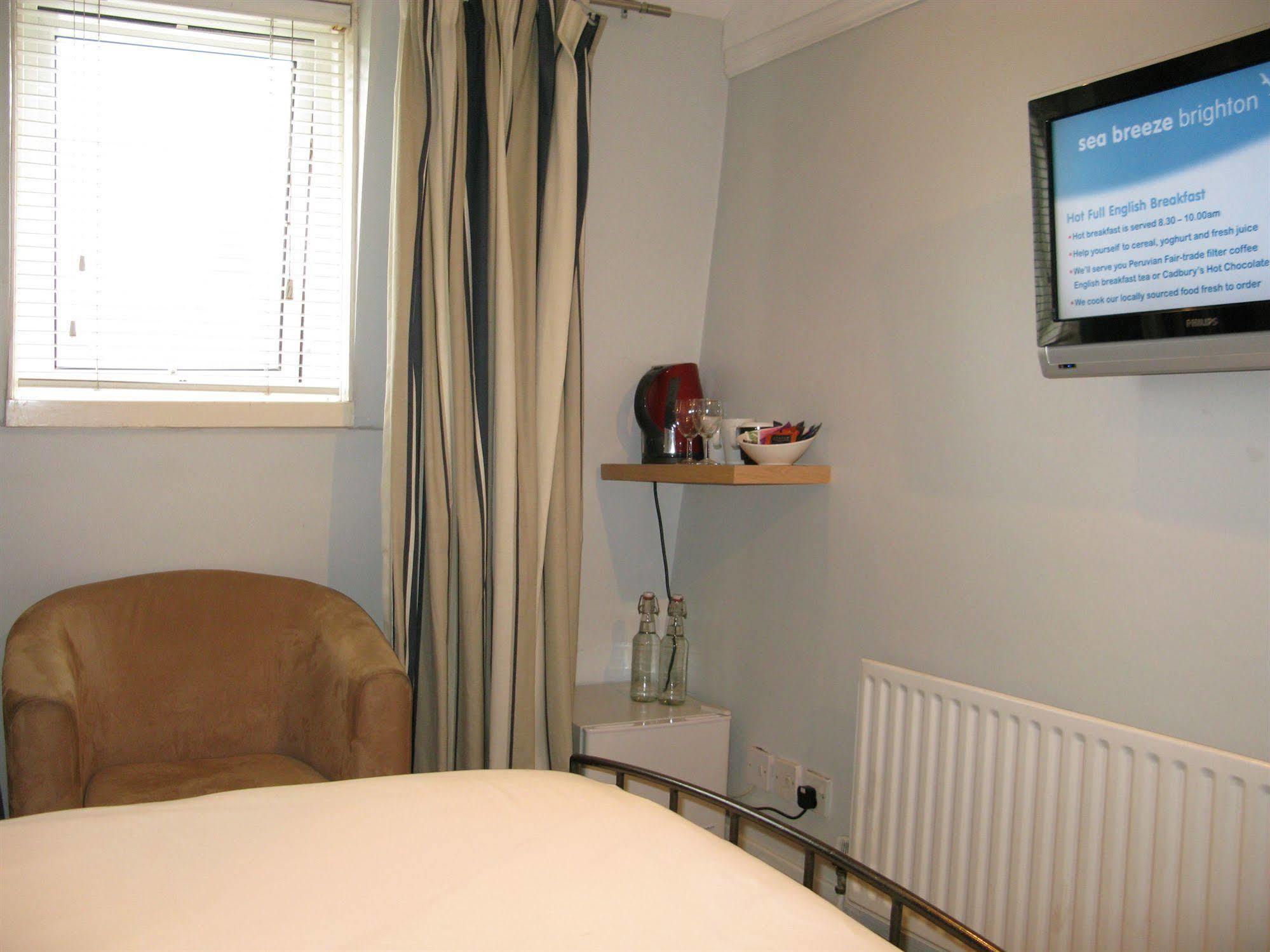 Oyo Lifestyle Hotel Sea Breeze Brighton Exterior foto