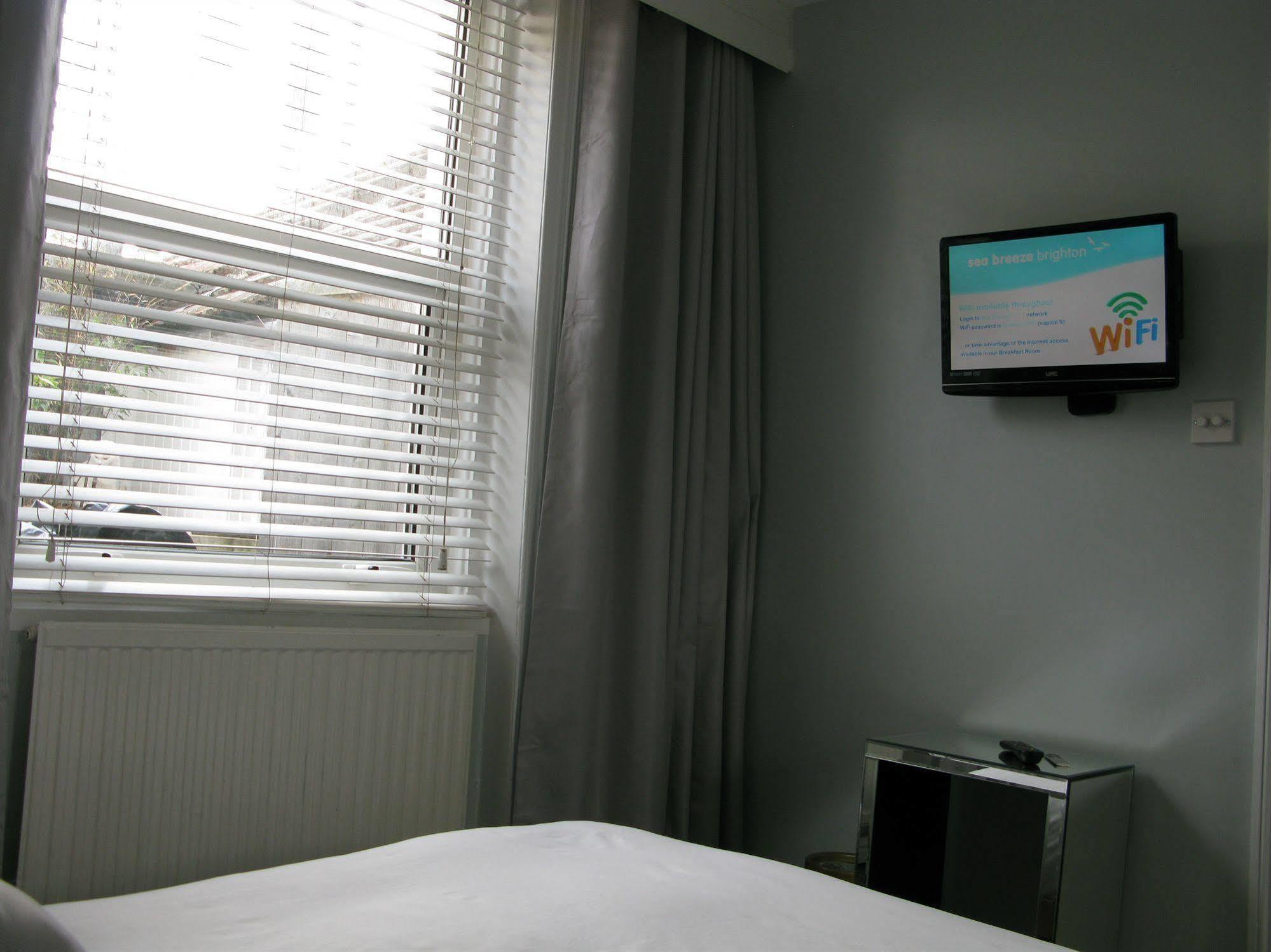 Oyo Lifestyle Hotel Sea Breeze Brighton Exterior foto