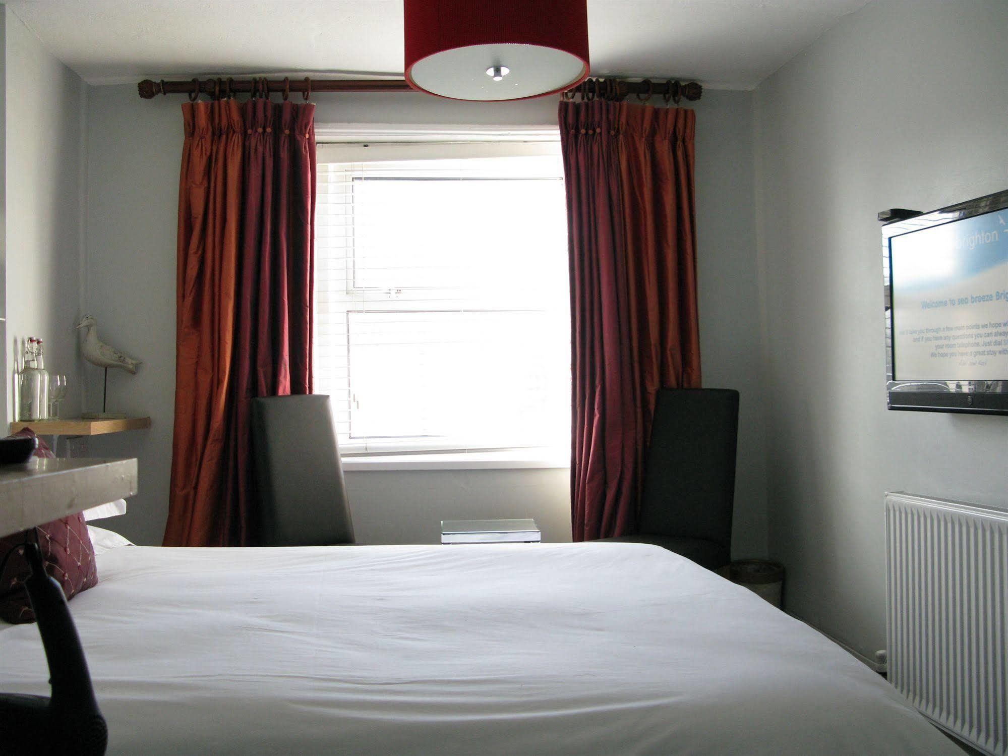 Oyo Lifestyle Hotel Sea Breeze Brighton Exterior foto